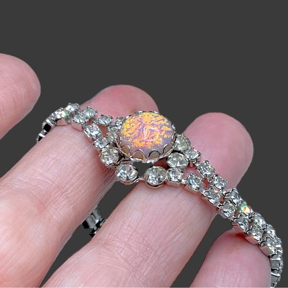 🌺Vintage Rhinestone & Opal Glass Bracelet - Picture 10 of 11